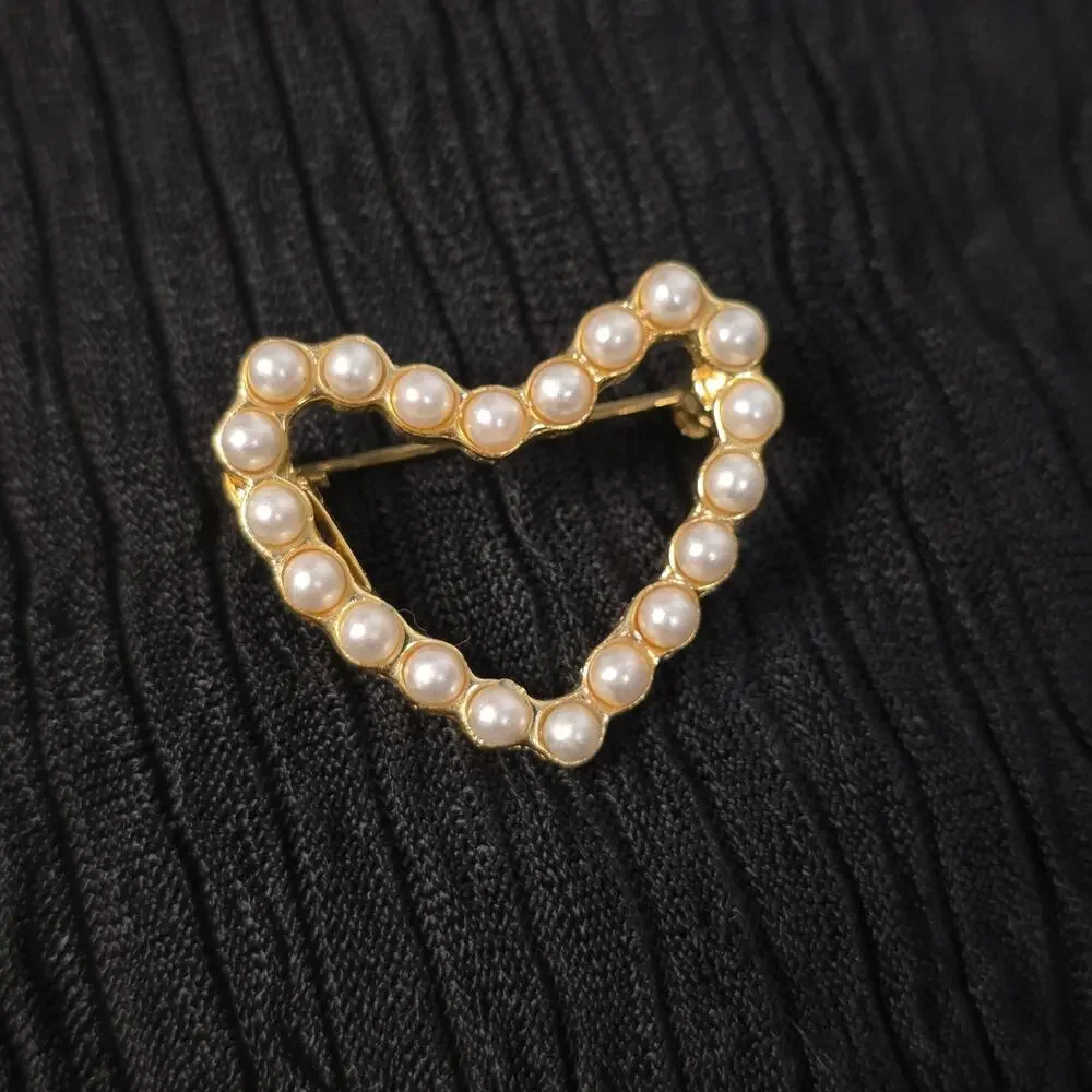 Vintage Faux Pearl Heart Brooch Gold Tone Romantic Coquette Jewelry